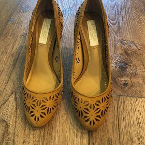 RALPH LAREN Women's Pointy Toe Pumps, Size 5.5